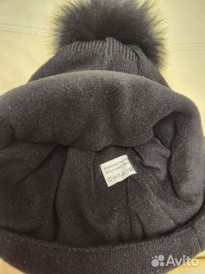 Шапка женская с помпоном из песца черная