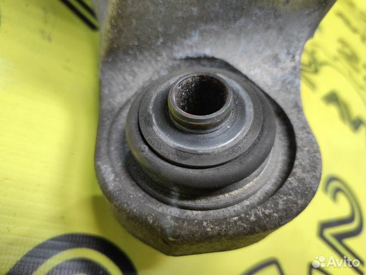 Цапфа (поворотный кулак) задняя левая Bmw X5 E70