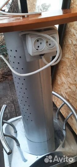 Парикмахерская стоика с зеркалами