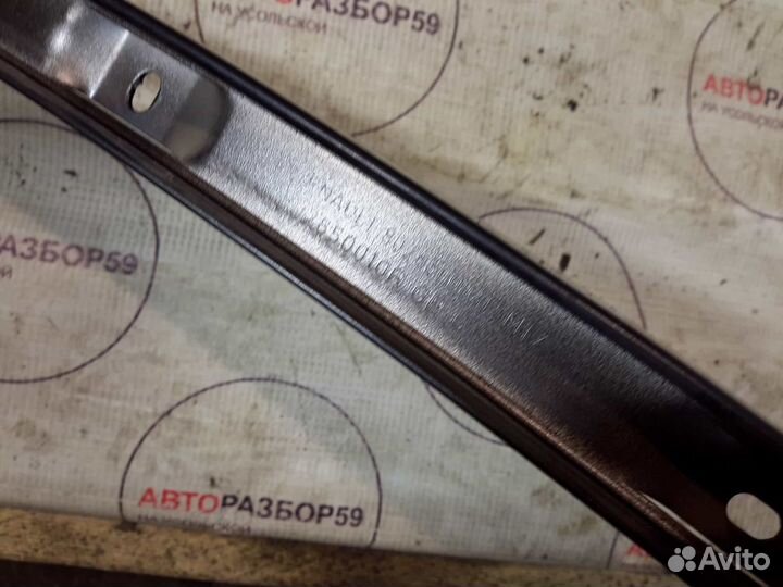 Накладка двери передняя левая Renault Fluence