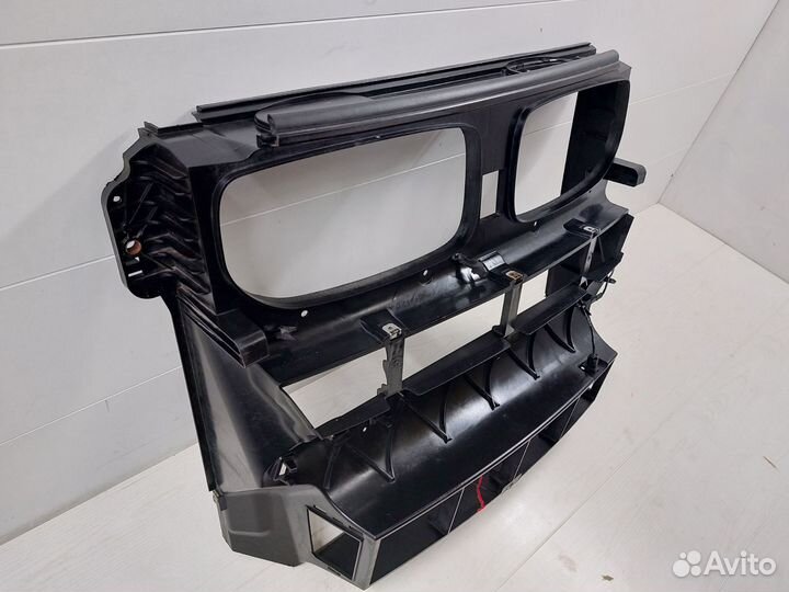 Диффузор радиатора BMW х6 E71 / х5 Е70