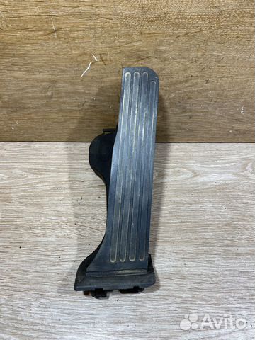 Педаль газа Volkswagen Passat B6 301099