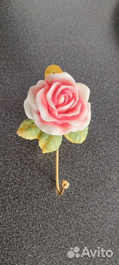 Крючок интерьерный 