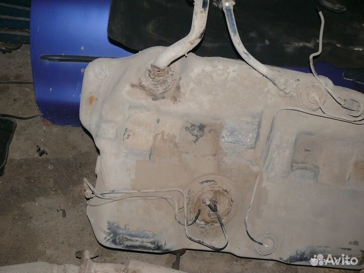 Бензобак Ford Mondeo 2 1998 г NGA 2 л