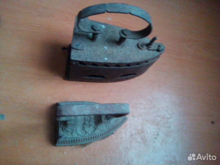 Старинные утюги
