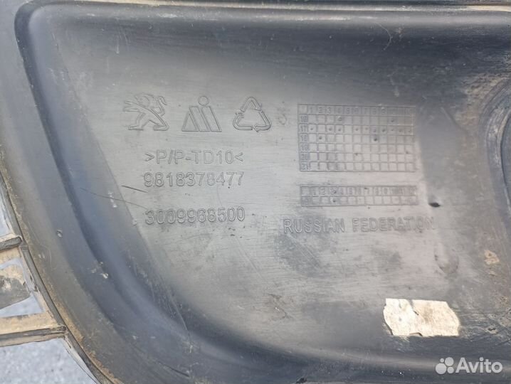 Peugeot 408 рестайлинг накладка птф левая