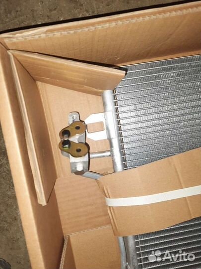 Радиатор кондиционера на мерседес вито виано 639