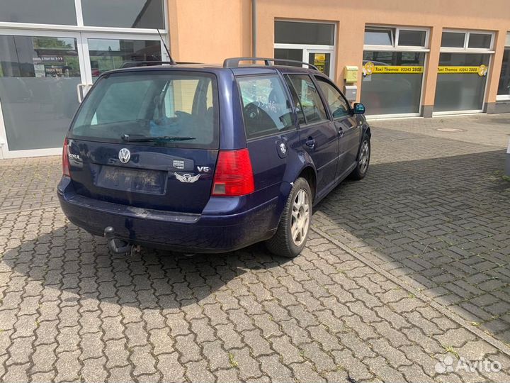 Решетка радиатора для Volkswagen Bora 1J5853653E