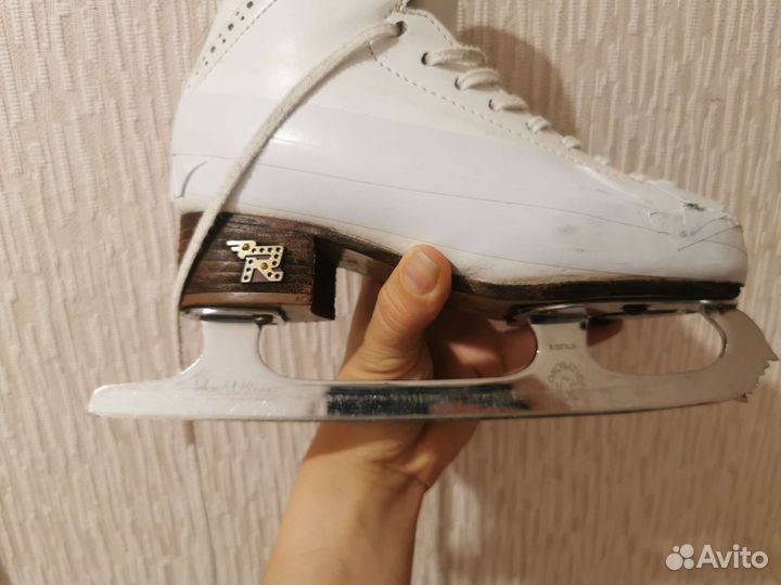 Фигурные коньки risport rf3 pro 220