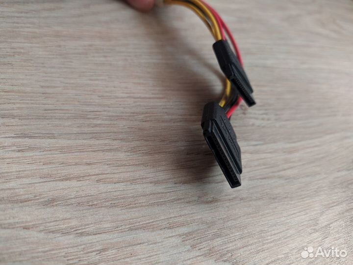 Переходник питания Molex - SATA