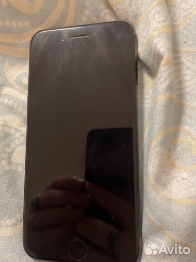 Телефон iPhone 7