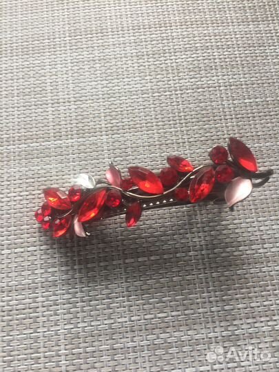 Колье и заколка для волос новая