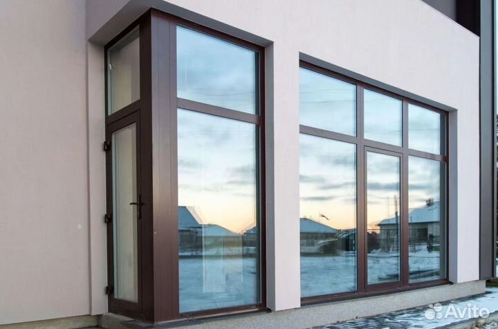 Дверь алюминиевая