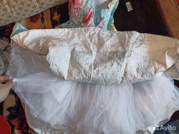 Нарядное платье