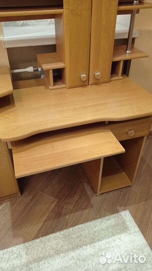 Компьютерный стол