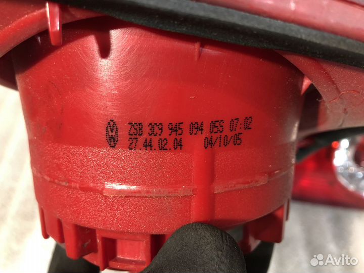 Фонари с крышки багажника на VW Passat B6 авант