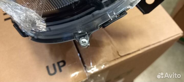 Фара правая Mitsubishi Lancer X