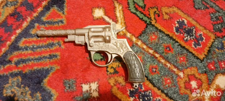 Игрушка пистолет СССР