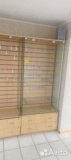 Шкаф витрина