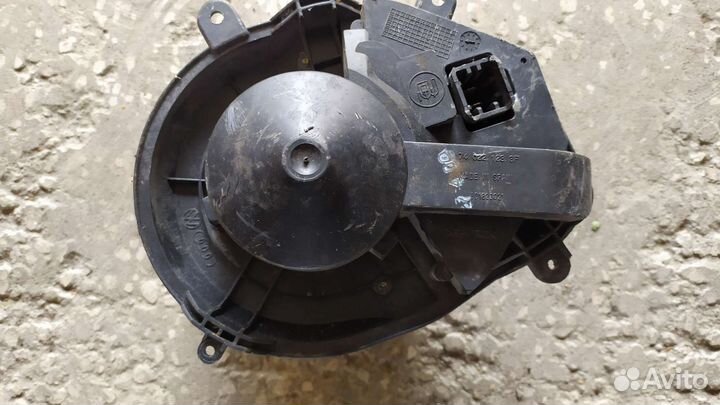 Моторчик печки Фольксваген Пассат б5+, б5