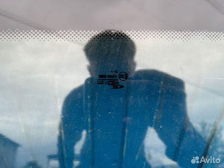 Стекло боковое Ford Transit 2.4