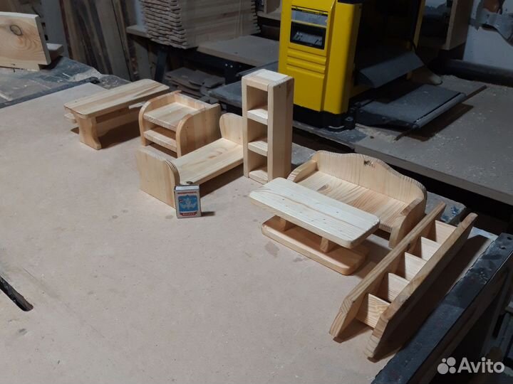 Мебель для кукольного домика деревянная