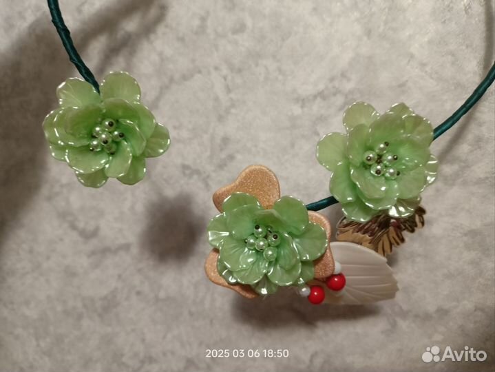 Украшение на шею