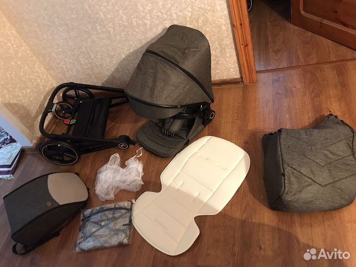 Коляска новая с реверсивным блоком с сумкой