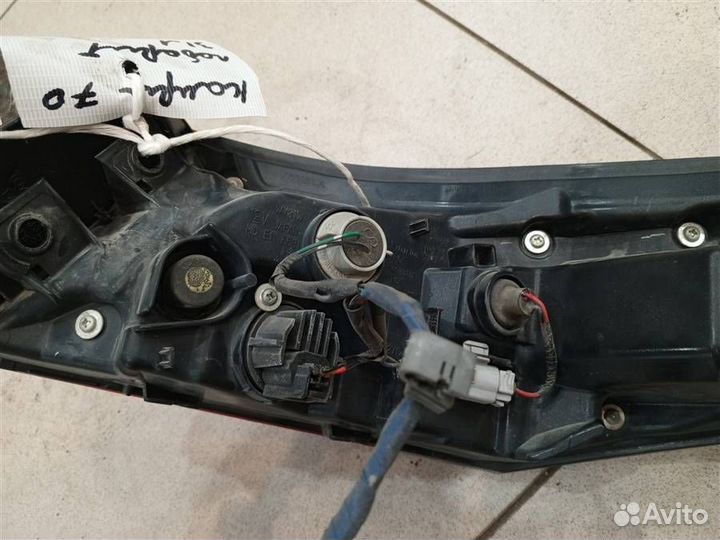 Фонарь задний наружный левый Toyota Camry XV70 20