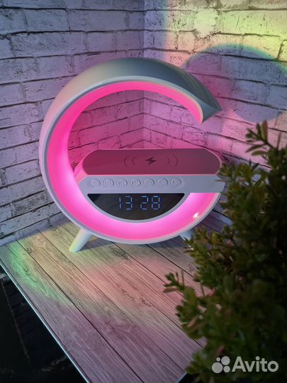 Умная колонка - ночник с беспроводной зарядкой