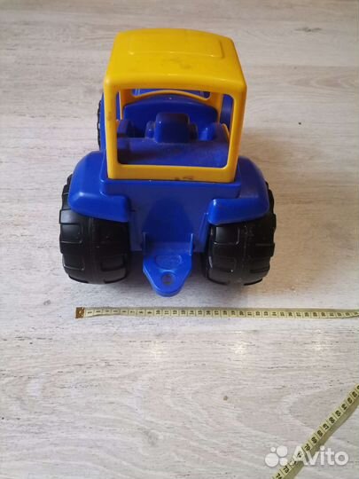 Большой трактор