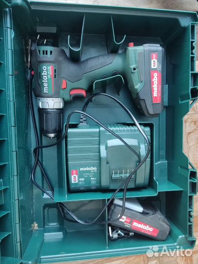 Шуруповерт metabo