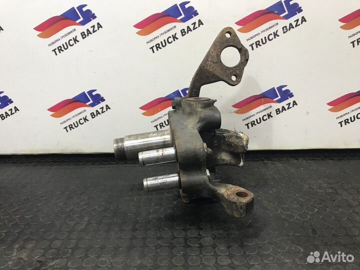 Кулак поворотный передний левый