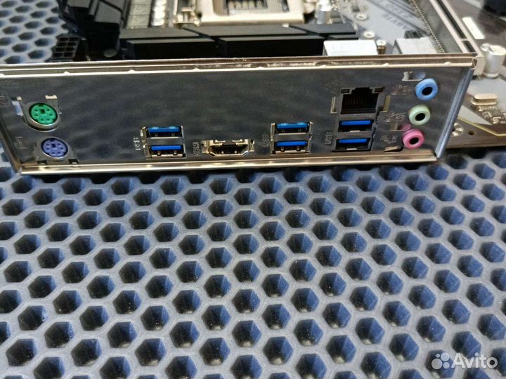 Материнская плата Gigabyte Z390 UD сокет 1151v2