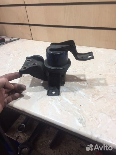 Подушка двигателя митсубиси лансер 9