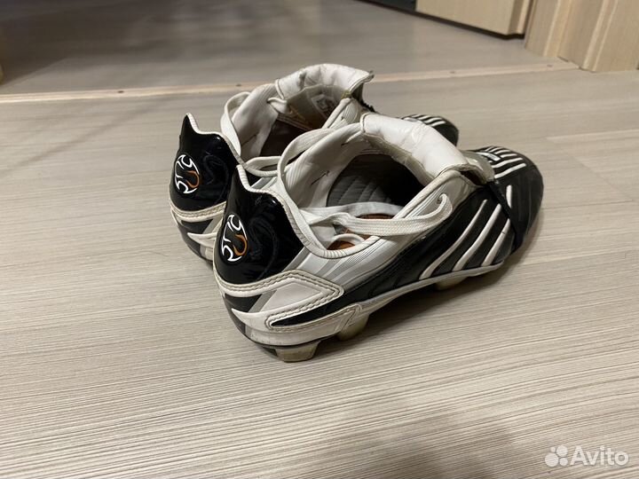 Бутсы adidas predator