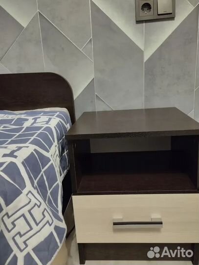 Тумба прикроватная