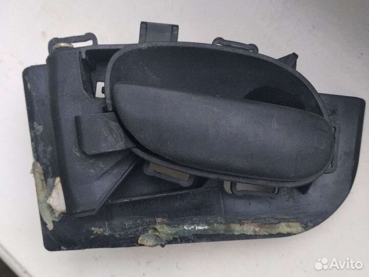 Ручка дверная левая внутренняя Пежо 206