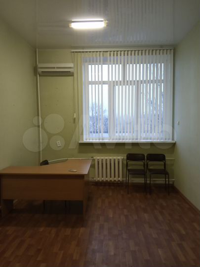 Офис, 18 кв.м. и 10 кв.м