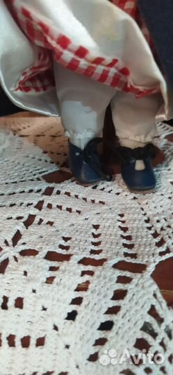 Кукла фарфоровая коллекционная