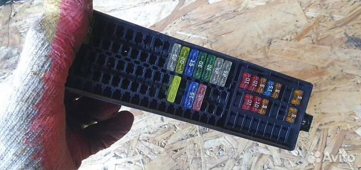 Блок предохранителей Volkswagen Tiguan 2007-2011