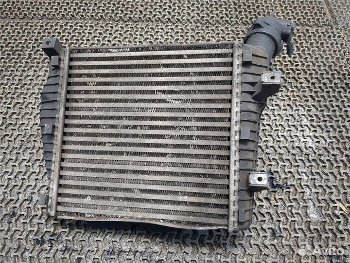 Радиатор интеркулера Volkswagen Touareg, 2004