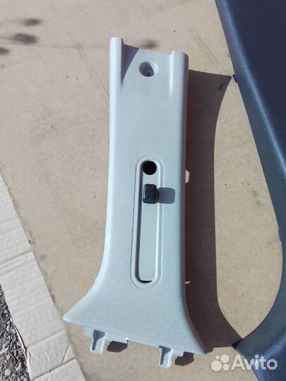 Обшивки средней стойки левые LADA X-Ray