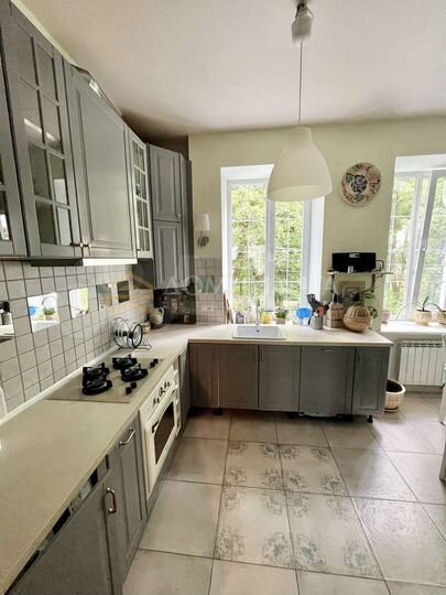 4-к. квартира, 102 м², 2/4 эт.