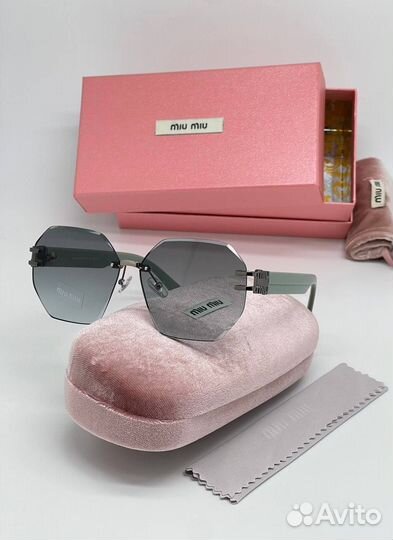 Солнцезащитные очки miu miu