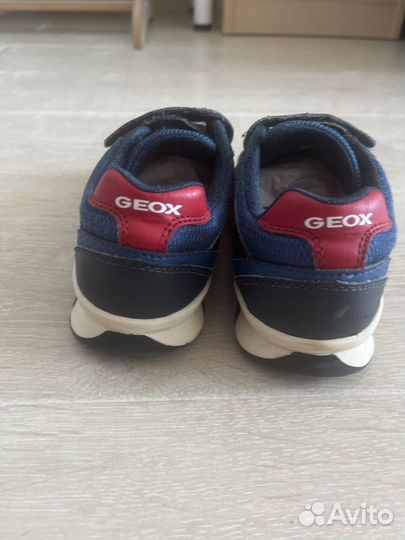 Кроссовки geox