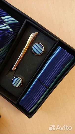 Галстуки, запонки, платок и зажим