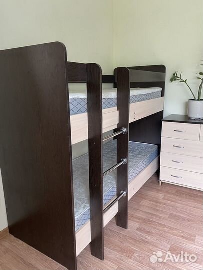 Двухъярусная кровать бу с матрасами