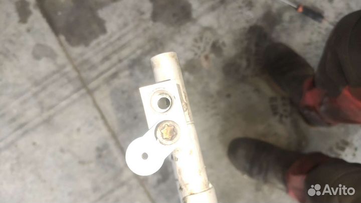 Конденсор радиатор кондиционера а4 б6 б7 с2002года