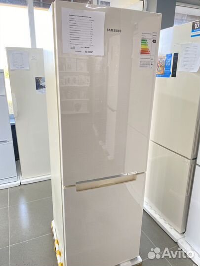 Холодильник Samsung